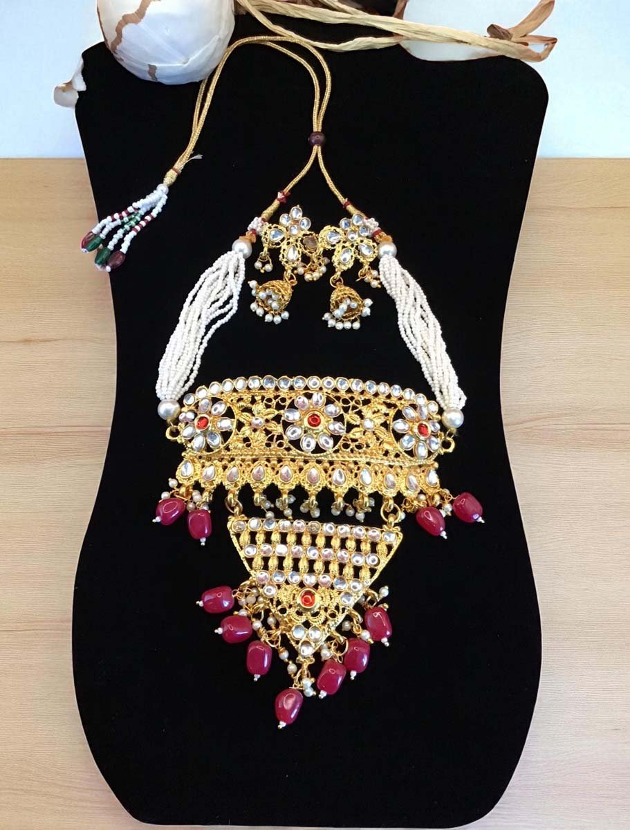 Gold finish Kundan Choker Set with Maroon beads