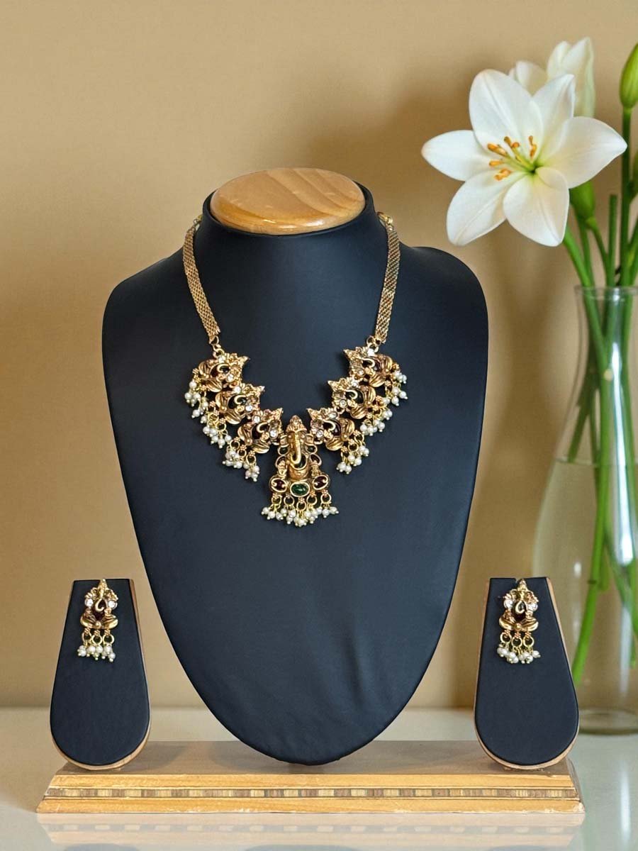 Kemp Stones Ganesha Pendant set