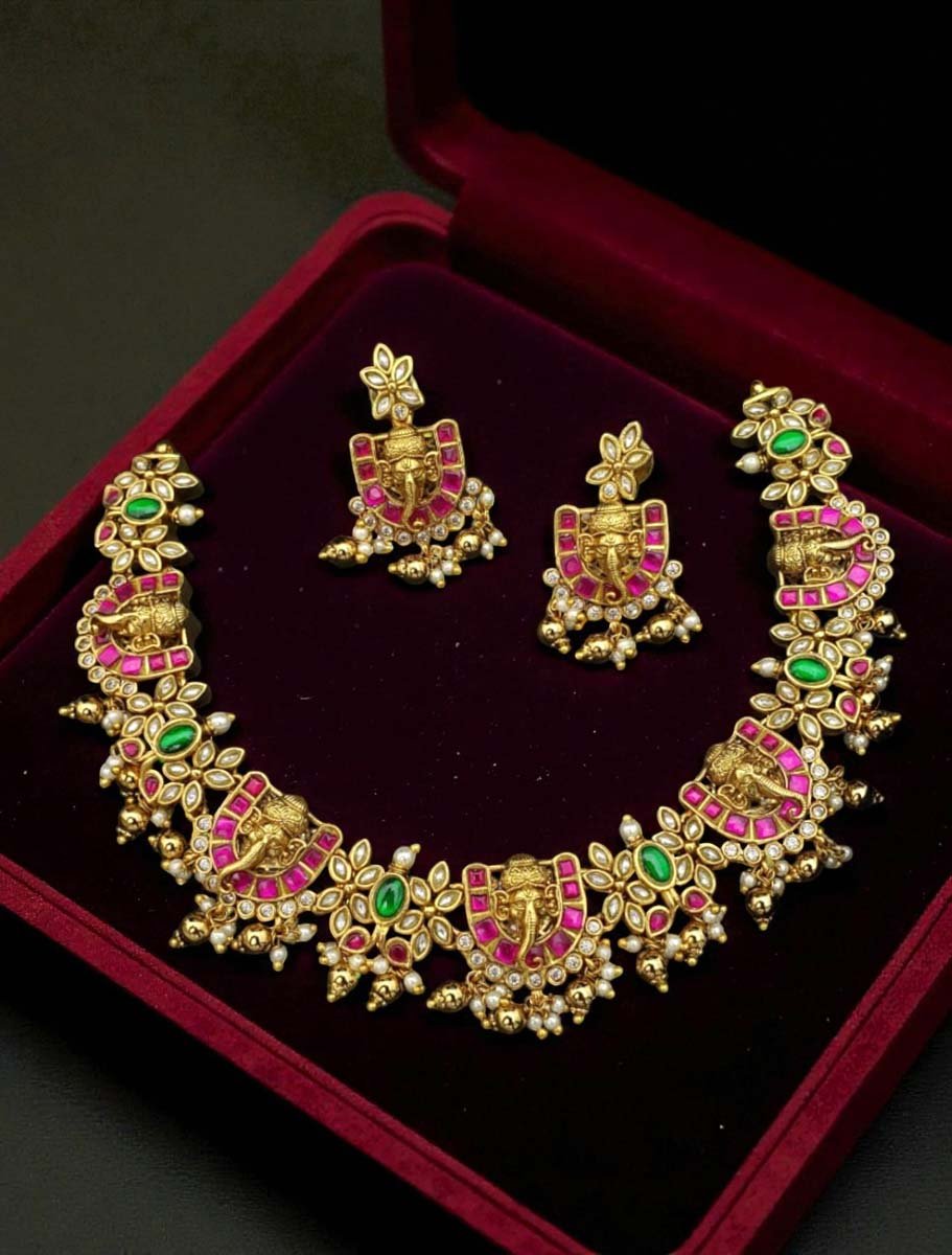 Antique Finish Jadau Kundan Choker Set