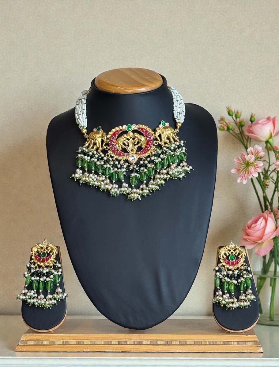 Elegant Pachi Kundan Choker Set