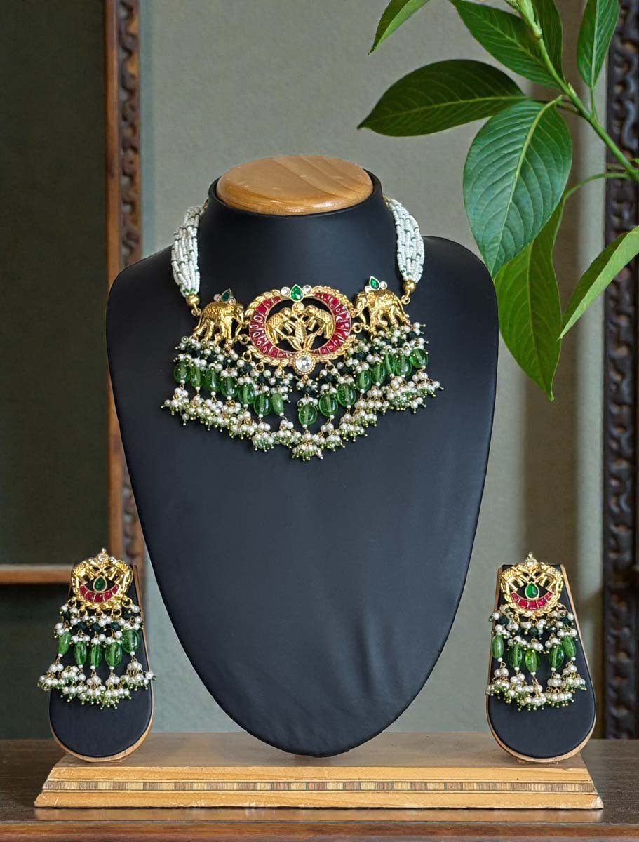 Elegant Pachi Kundan Choker Set