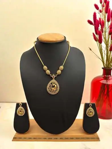 Kemp Stones Peacock Pendant set