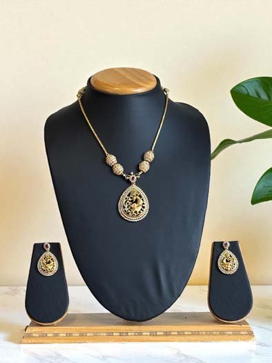 Kemp Stones Peacock Pendant set
