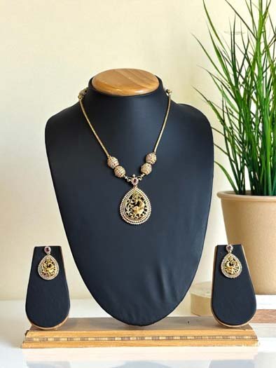Kemp Stones Peacock Pendant set