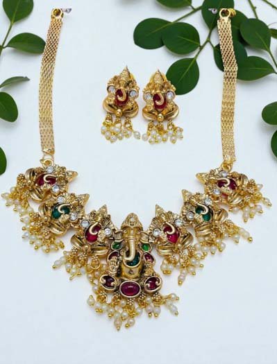 Kemp Stones Ganesha Pendant set