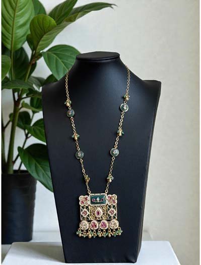 Heritage Rajwadi Antique Gold Pendant Set